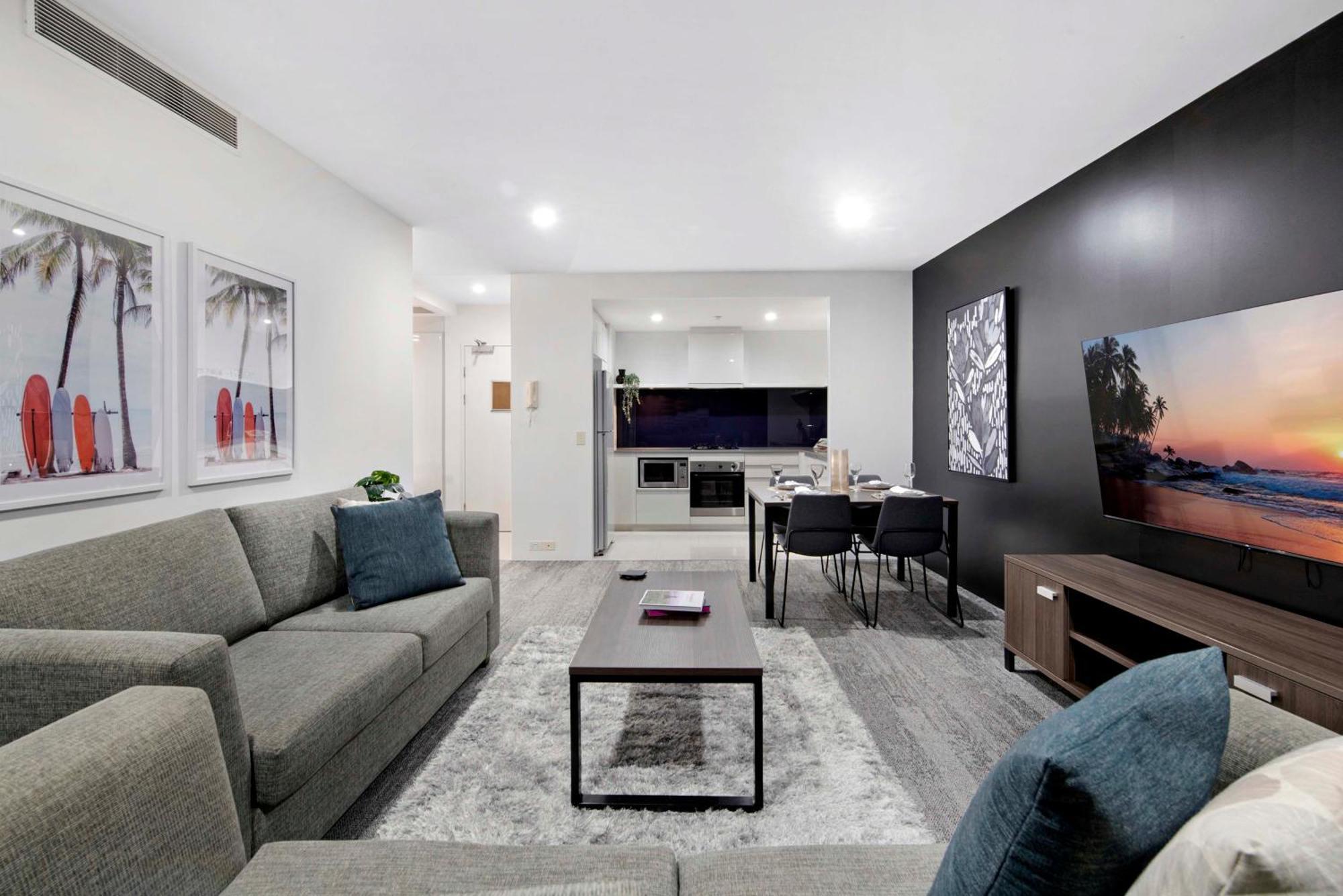 Circle On Cavill - Self Contained & Privately Managed Apartments - Wow Stay Gold Coast Buitenkant foto