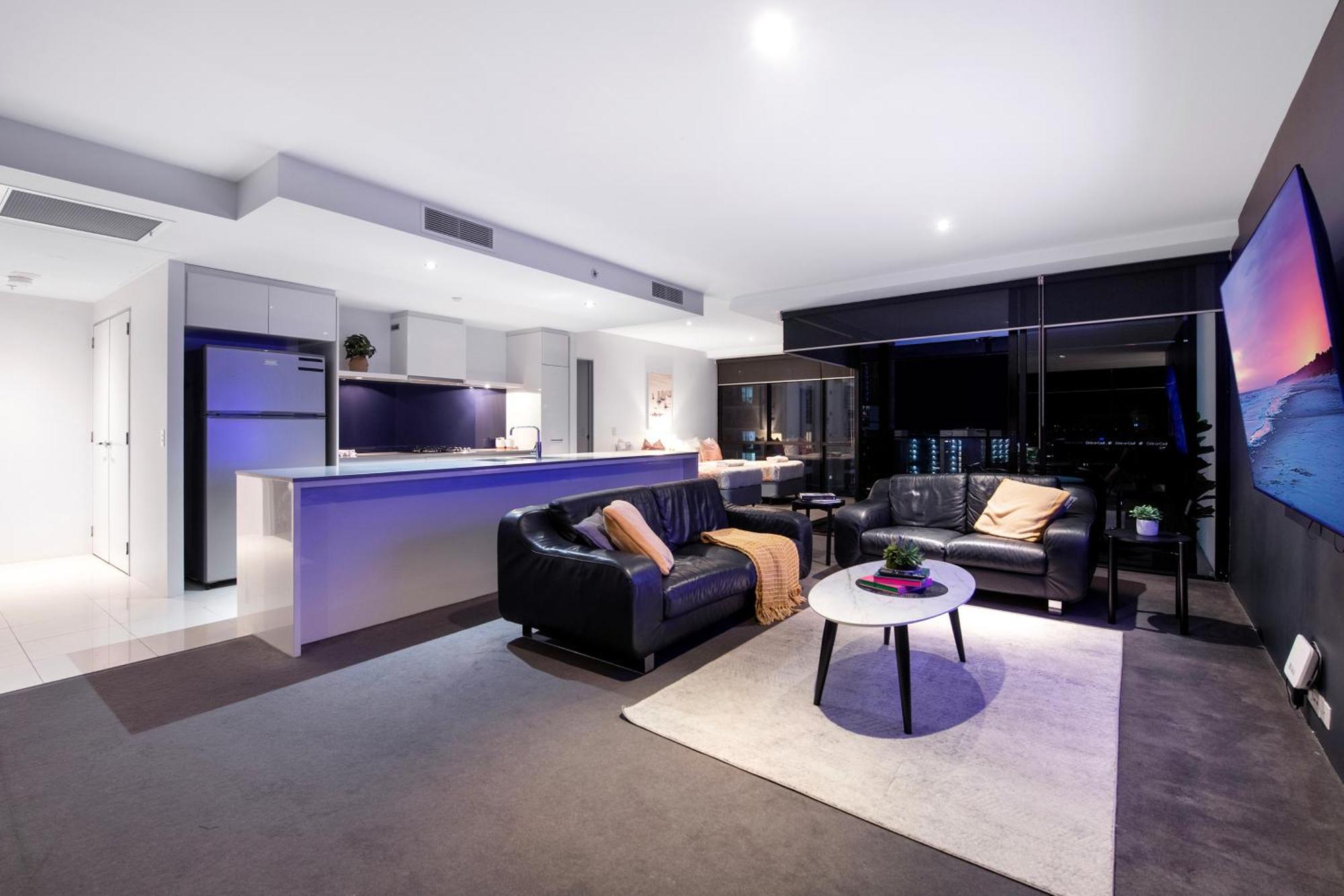 Circle On Cavill - Self Contained & Privately Managed Apartments - Wow Stay Gold Coast Buitenkant foto
